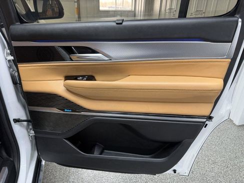 Used 2022 Jeep Grand Wagoneer Series III w/ Rear Seat Video Group 1 image 39