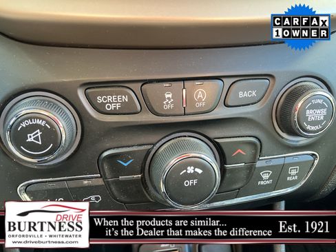 Used 2017 Jeep Cherokee Latitude w/ Cold Weather Group image 35