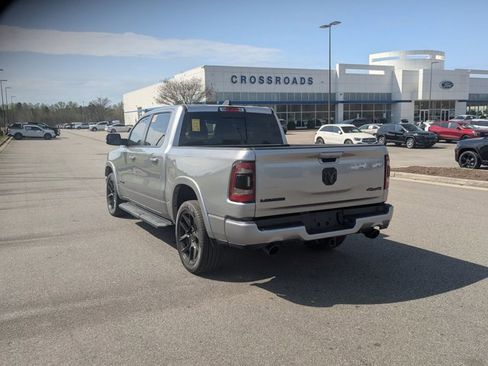 Used 2022 RAM 1500 Laramie AWD/4WD image 5