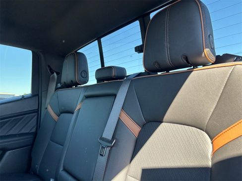 Used 2023 GMC Canyon AT4 w/ AT4 Premium Package image 31