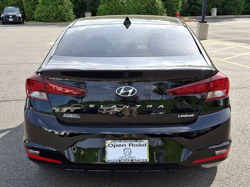 Used 2020 Hyundai Elantra Limited w/ Ultimate Package 03 FWD image 5