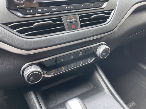Used 2022 Nissan Altima 2.5 S FWD image 18