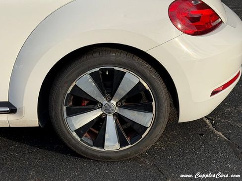 Used 2013 Volkswagen Beetle 2.0T FWD image 38