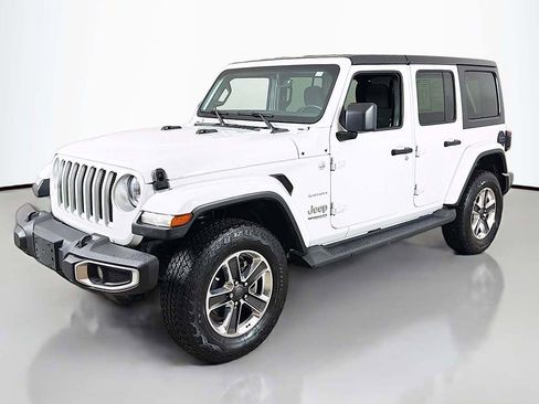 Used 2021 Jeep Wrangler Unlimited Sahara w/ Uconnect 4C Nav & Sound Group AWD/4WD image 7