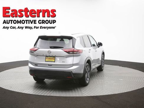 Used 2024 Nissan Rogue SV FWD image 38