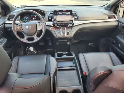 Used 2023 Honda Odyssey Sport image 10
