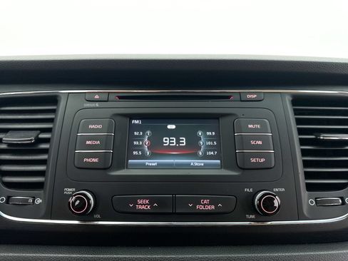 Used 2017 Kia Sedona LX FWD image 16