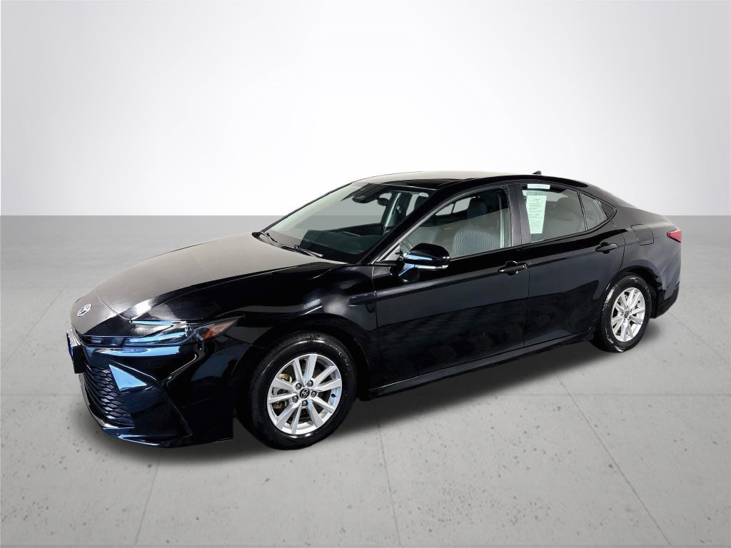 Used 2025 Toyota Camry LE FWD image 2