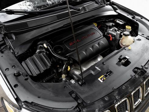 Used 2018 Jeep Compass Latitude image 59