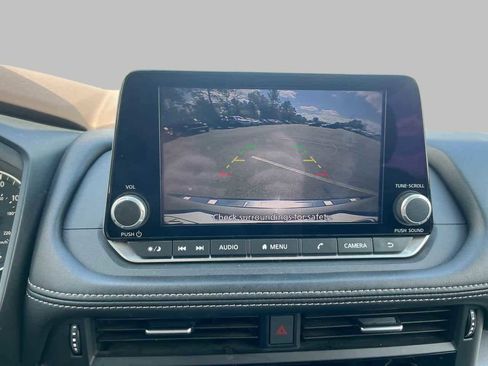 Used 2023 Nissan Rogue SV image 19