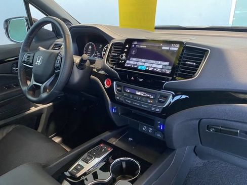 Certified 2024 Honda Ridgeline Black Edition image 11