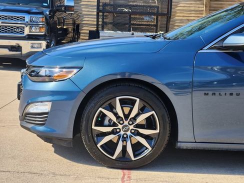 Used 2025 Chevrolet Malibu RS FWD image 16