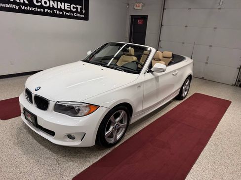Used 2012 BMW 128i Convertible RWD image 3