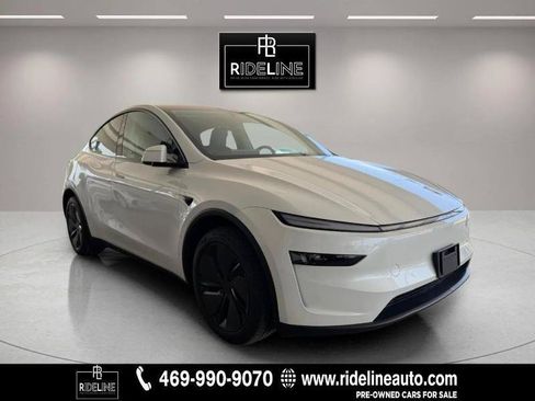 Used 2026 Tesla Model Y 2WD image 1