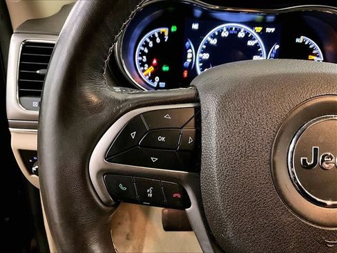 Used 2018 Jeep Grand Cherokee Overland AWD/4WD image 18