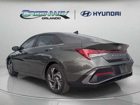 Used 2024 Hyundai Elantra SEL w/ Convenience Package FWD image 6