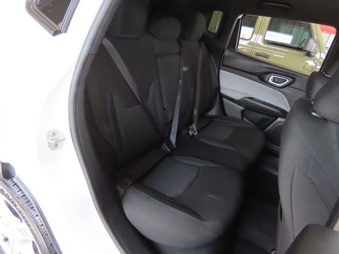 Used 2023 Jeep Compass Sport AWD/4WD image 27