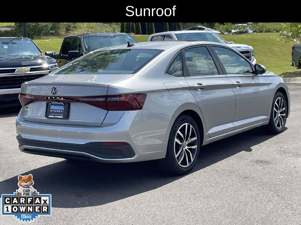Used 2025 Volkswagen Jetta SE FWD image 3
