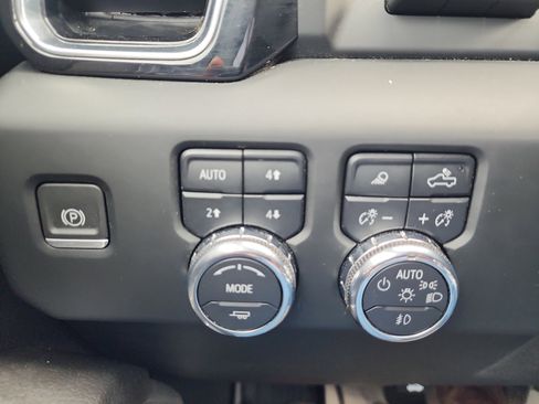 Certified 2024 GMC Sierra 2500 Denali w/ Denali Reserve Package image 26