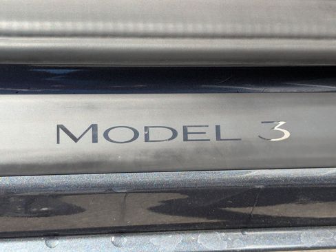Used 2022 Tesla Model 3 Long Range AWD/4WD image 13