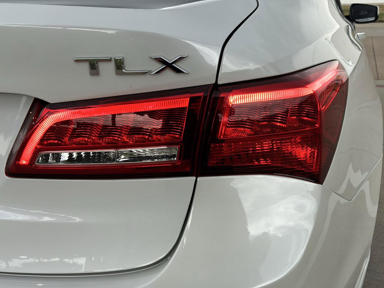 Used 2020 Acura TLX FWD image 9