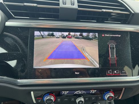 Used 2025 Audi Q3 2.0T Premium w/ Convenience Package image 4