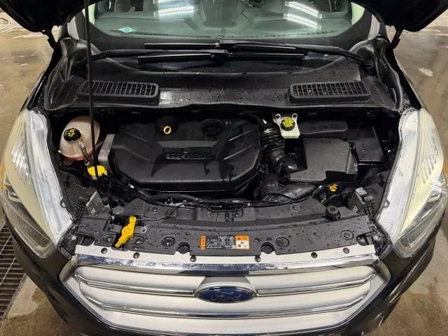 Used 2017 Ford Escape Titanium w/ Equipment Group 301A AWD/4WD image 29