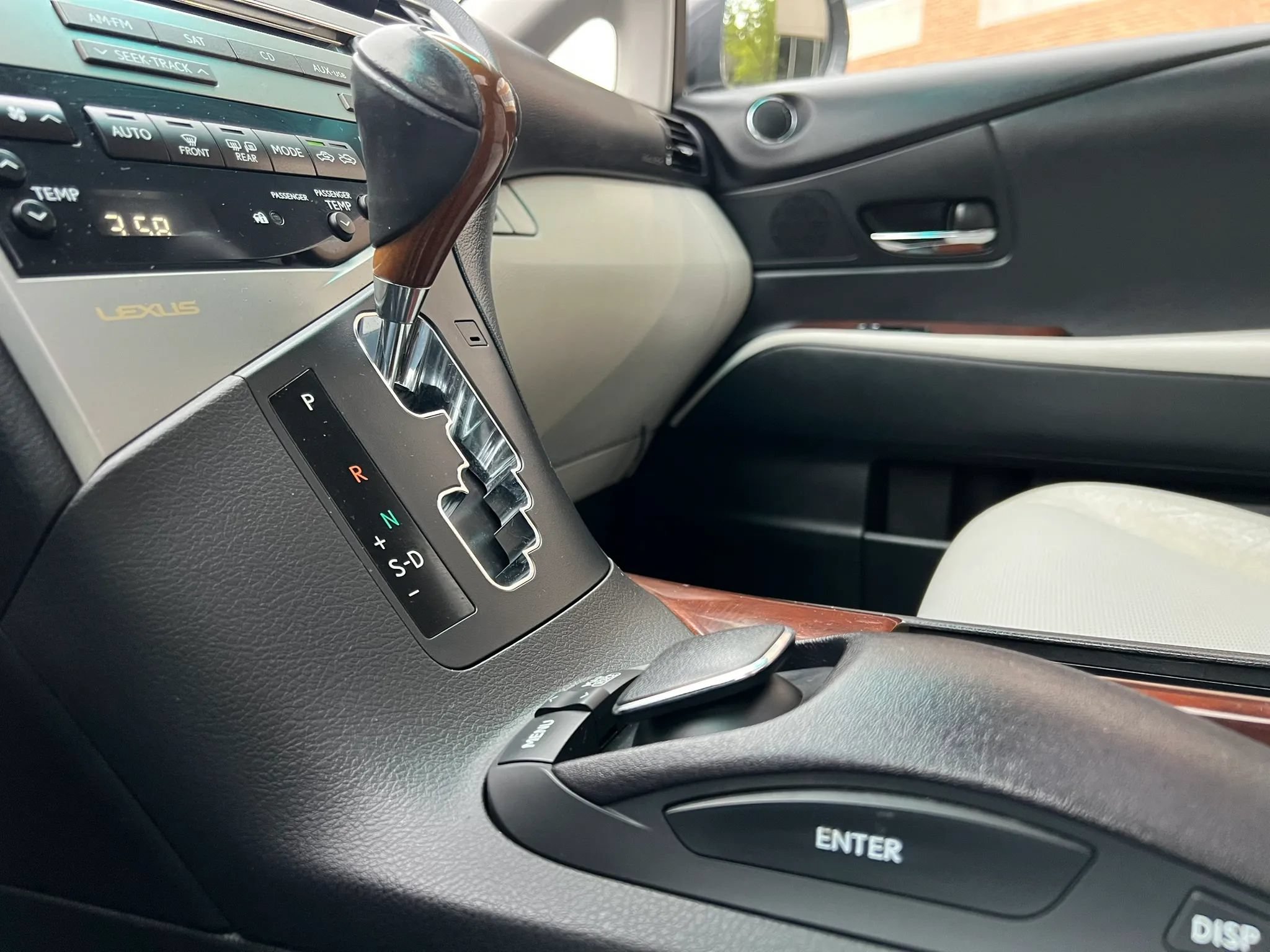 Used 2010 Lexus RX 450h AWD image 27