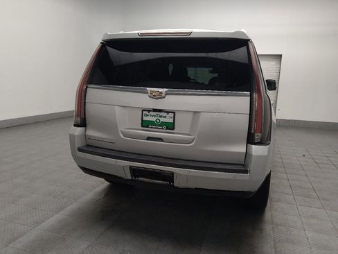 Used 2018 Cadillac Escalade Luxury RWD image 7