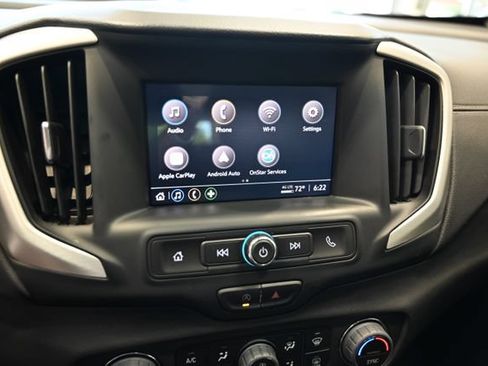 Used 2024 GMC Terrain SLE w/ Driver Convenience Package FWD image 13