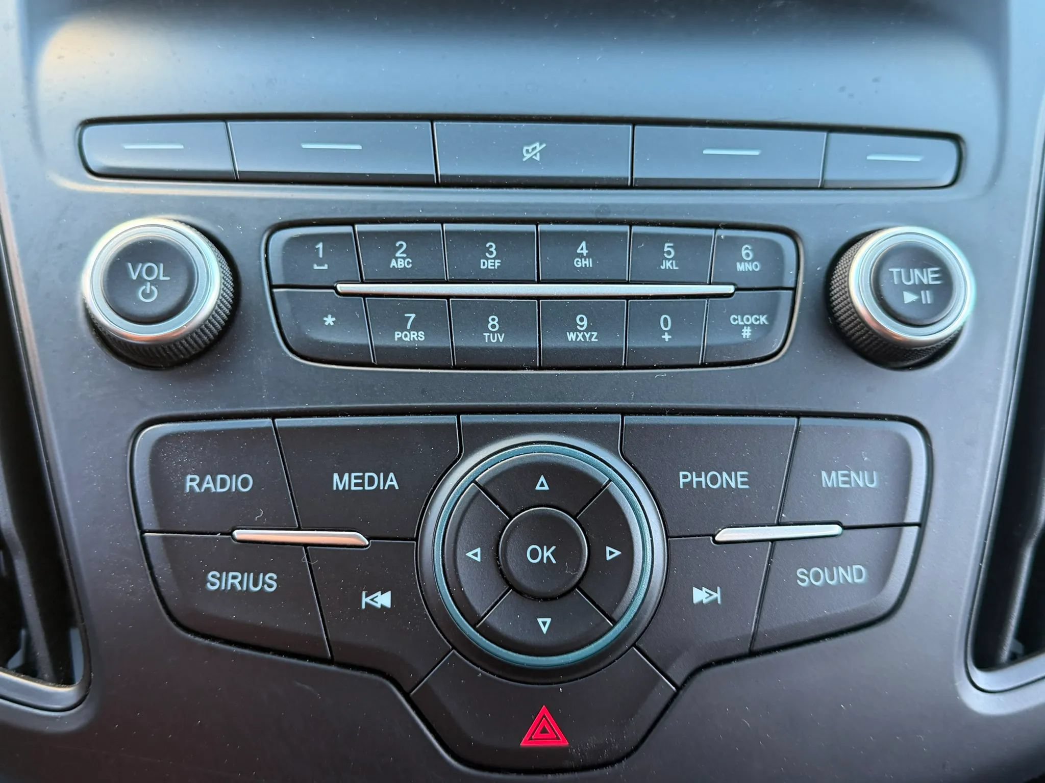Used 2018 Ford Focus SE FWD image 28