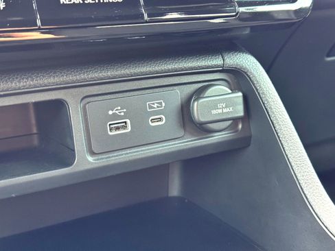 Used 2025 Honda Pilot Sport image 27