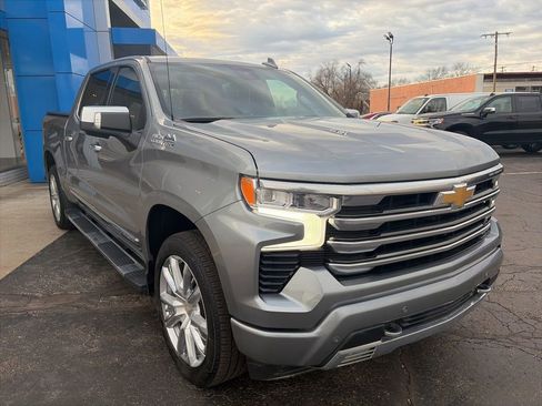 Used 2023 Chevrolet Silverado 1500 High Country w/ High Country Premium Package AWD/4WD image 5
