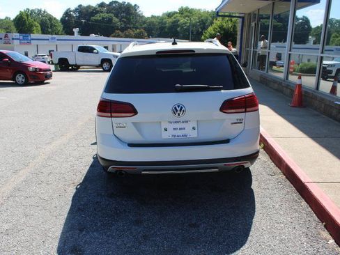 Used 2018 Volkswagen Golf Alltrack S AWD/4WD image 5