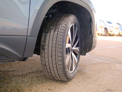 Used 2024 Volkswagen Taos SE image 47