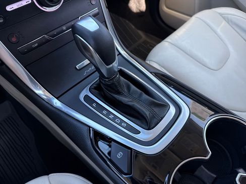 Used 2016 Ford Edge Titanium w/ Technology Package FWD image 23