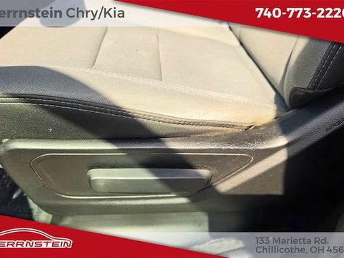 Used 2022 RAM 1500 Big Horn AWD/4WD image 9