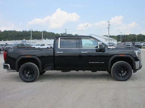 New 2025 GMC Sierra 2500 SLT w/ SLT Convenience Package image 3