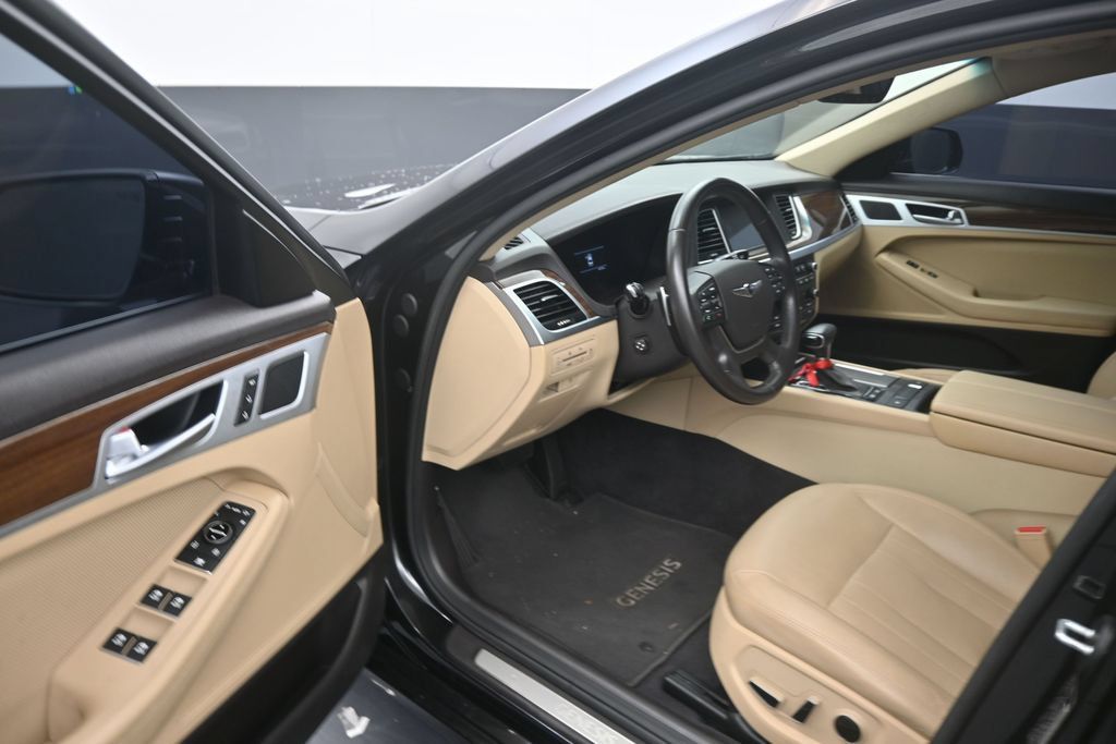Used 2019 Genesis G80 3.8 RWD image 10