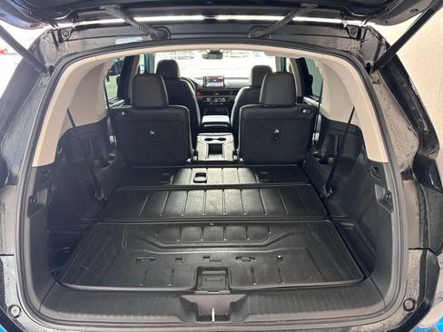 Used 2025 Honda Pilot Touring image 12