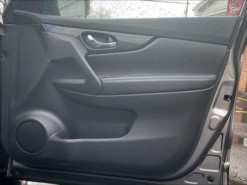 Used 2022 Nissan Rogue Sport SL w/ Premium Package image 23