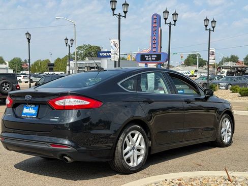 Used 2014 Ford Fusion SE w/ Equipment Group 202A FWD image 5