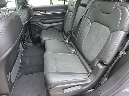 New 2026 Jeep Grand Cherokee L 2WD image 30