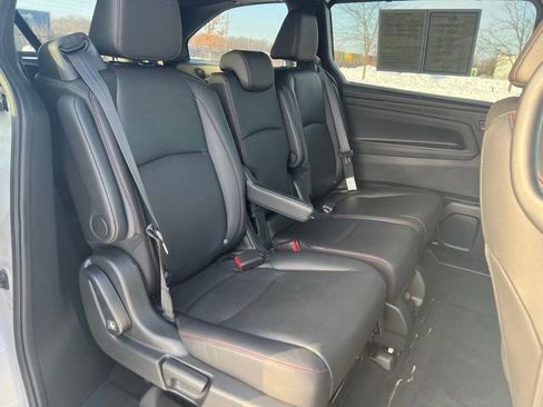 Used 2023 Honda Odyssey Sport image 31