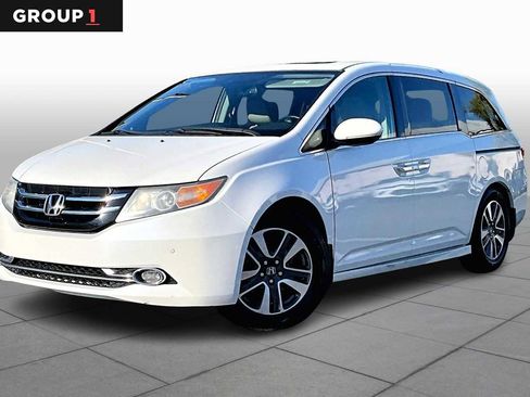 Used 2017 Honda Odyssey Touring image 1