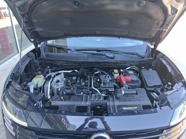Used 2025 Nissan Kicks S FWD image 4