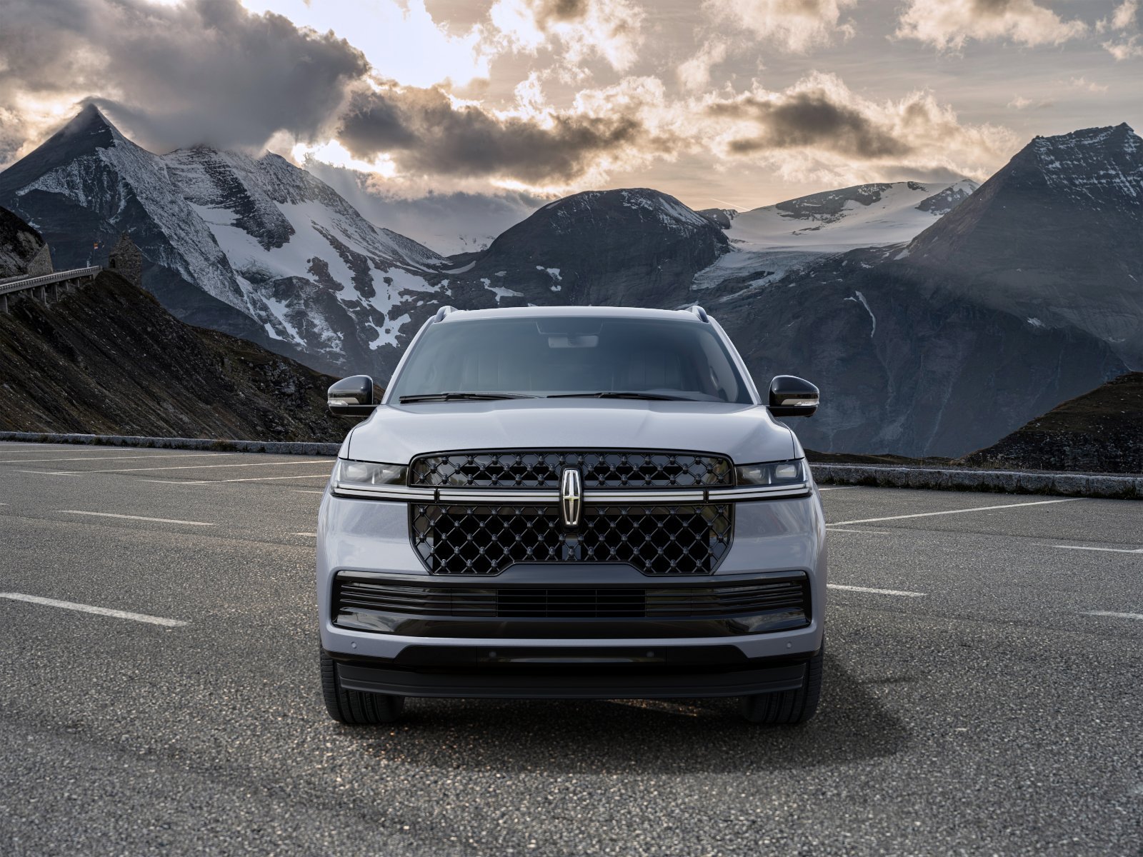 New 2027 Lincoln Navigator Reserve w/ Jet Appearance Package AWD/4WD image 6