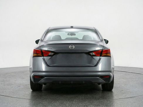 Used 2025 Nissan Altima 2.5 SV image 7