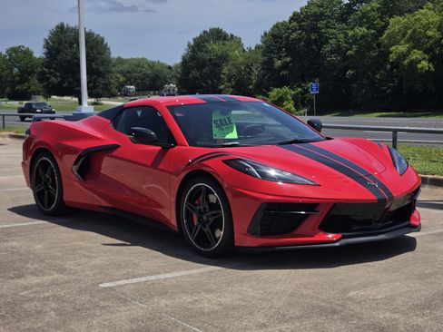 Used 2022 Chevrolet Corvette Stingray Premium Conv w/ Z51 Performance Package RWD image 3