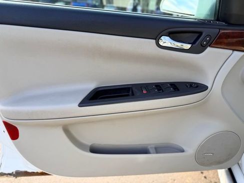 Used 2010 Chevrolet Impala LT w/ Luxury Edition Package image 14